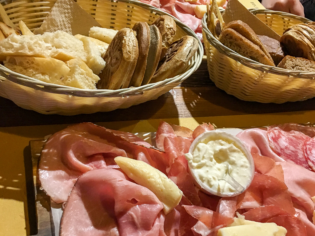 Meats, Cheeses & Tigella Bread Bologna